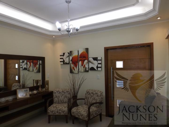 Casa à venda com 3 quartos, 310m² - Foto 1