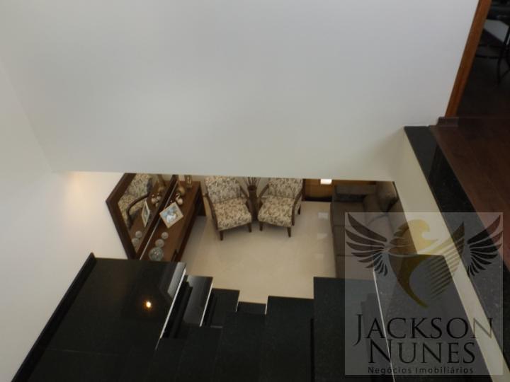 Casa à venda com 3 quartos, 310m² - Foto 8