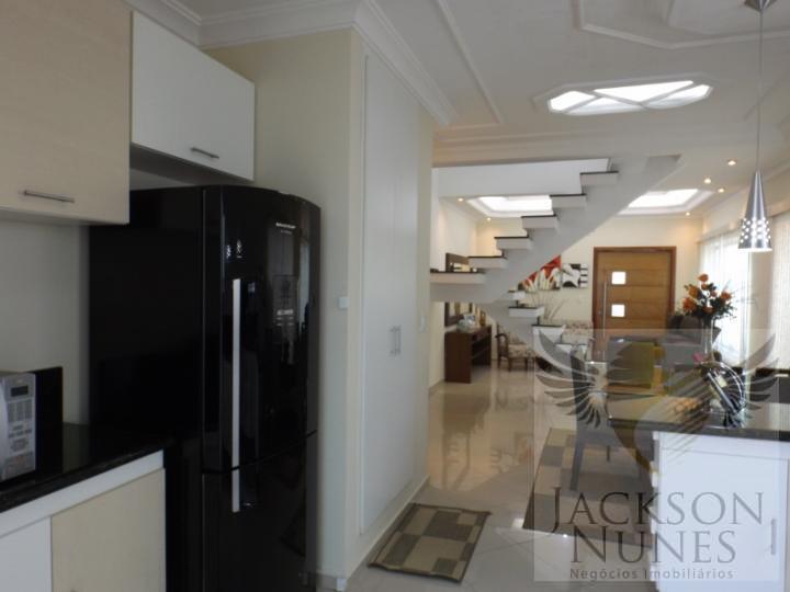 Casa à venda com 3 quartos, 310m² - Foto 11