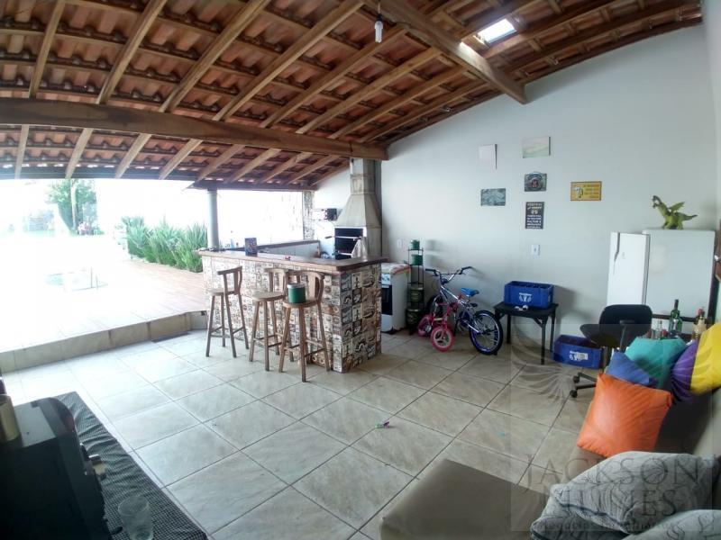 Casa à venda com 2 quartos, 340m² - Foto 6
