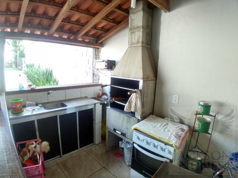 Casa à venda com 2 quartos, 340m² - Foto 7