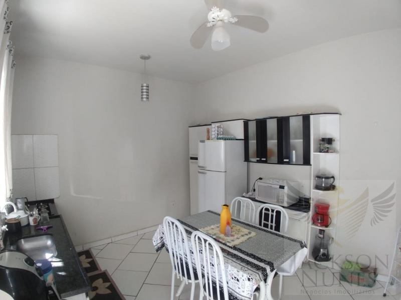 Casa à venda com 2 quartos, 340m² - Foto 11