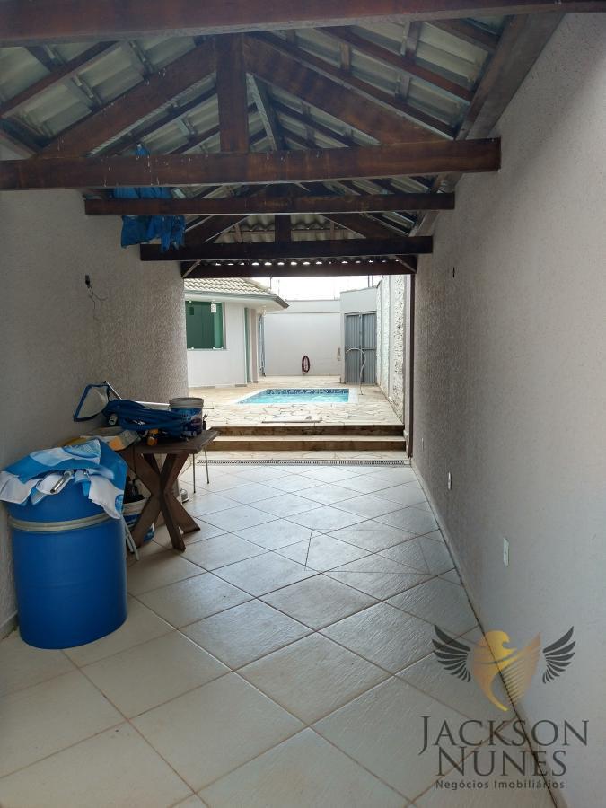 Casa à venda com 4 quartos, 330m² - Foto 2