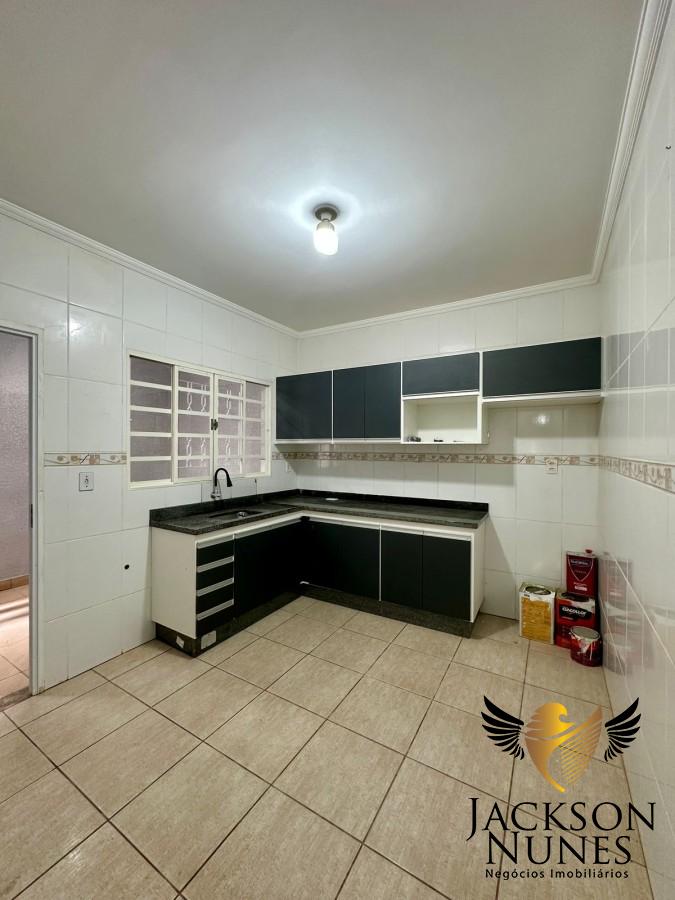 Casa à venda com 3 quartos, 150m² - Foto 3