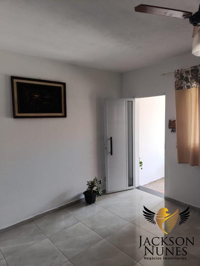 Casa à venda com 3 quartos, 150m² - Foto 1